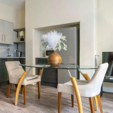 Enjoy coffee at the kitchen table before a day of sightseeing