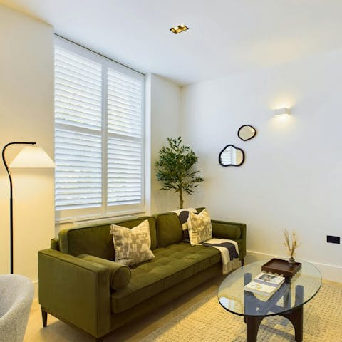 Make yourself at home in this comfortable Maida Vale abode