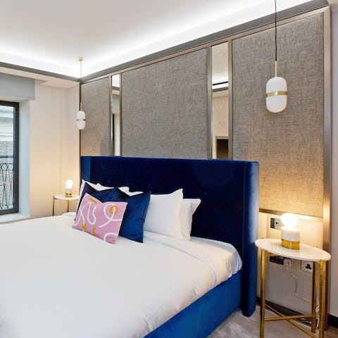 Sink into the king-size Hypnos bed