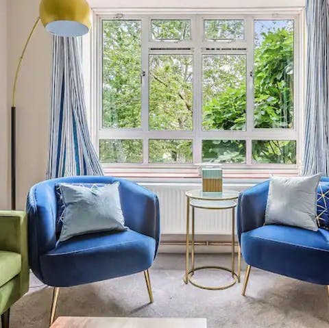 Relax with drinks at home or walk to a nearby restaurant