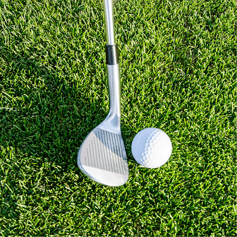 Take advantage of Coachella Valley's world-class golf scene – Rancho La Quinta Golf Club is right down the street