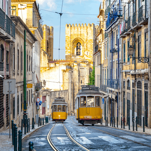 Explore Lisbon's most iconic sights from your Baixa home, including São Jorge Castle – a twelve-minute walk away