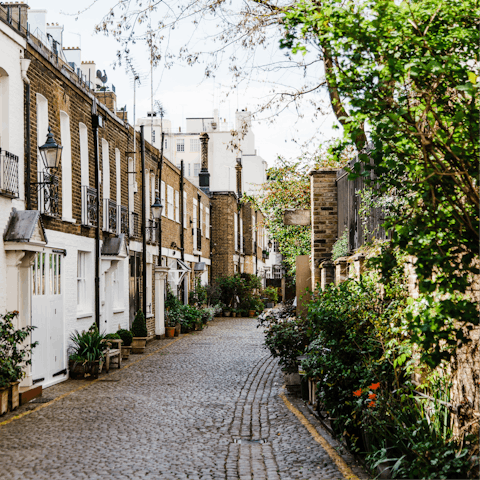 Wander down the cobbled streets of charming Chelsea