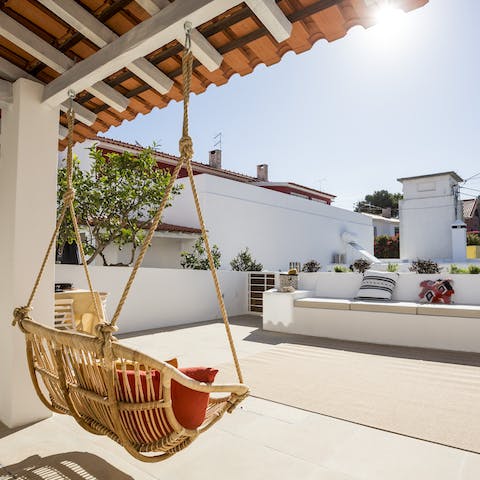 Swing softly in the breeze