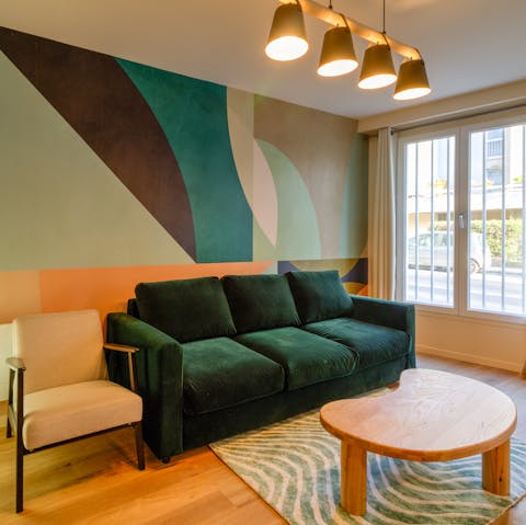 Chill out with a coffee in the bright and cheerful living space