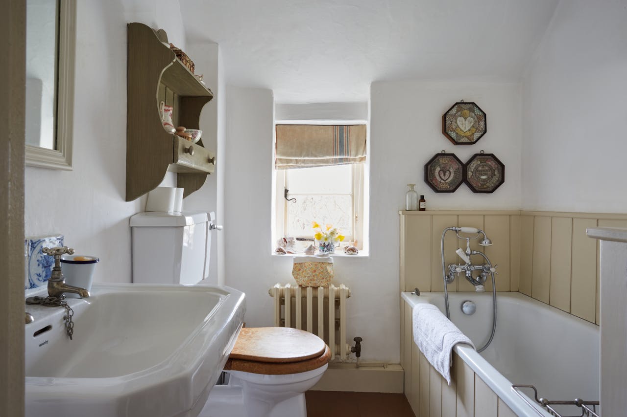 Sevastopol Sketches, Oxfordshire, England | Plum Guide, image size:1440x1080