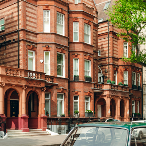 Enjoy picturesque strolls through the heart of Chelsea