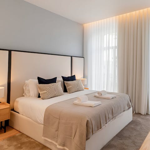 Relax in the cosy bed after a day of Porto sightseeing
