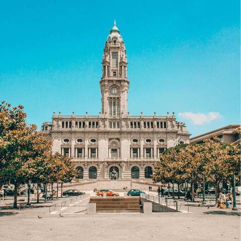 Explore Porto from this central home – Heroísmo station is 140m away