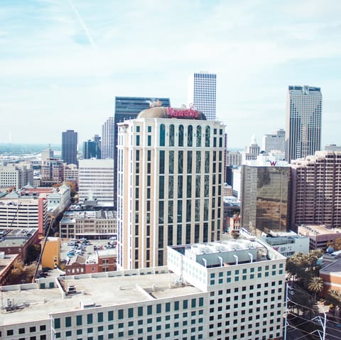 Explore the sights of New Orleans from this central location
