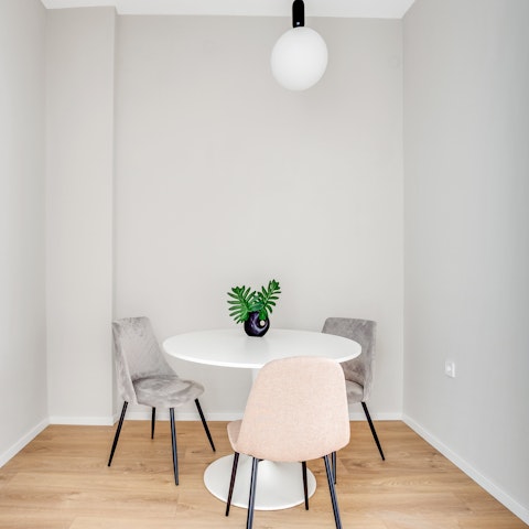 Share leisurely breakfasts in the minimal dining room
