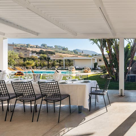 Make meals a dining experience by eating alfresco