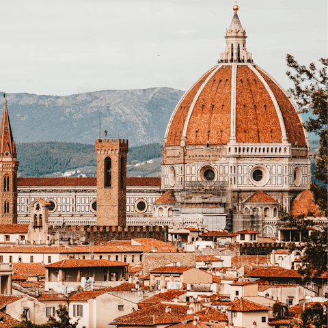 Stay in the heart of Florence, steps from the Piazza dei Ciompi and more