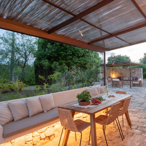 Hire a chef and dine alfresco in the shade