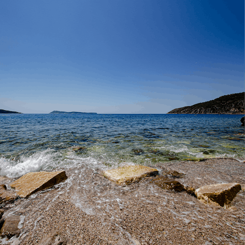 Stay on the beautiful island of Čiovo, 25 metres from the beach