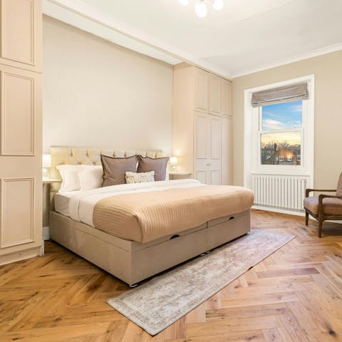 Sink into the sumptuous bed after a day of London sightseeing