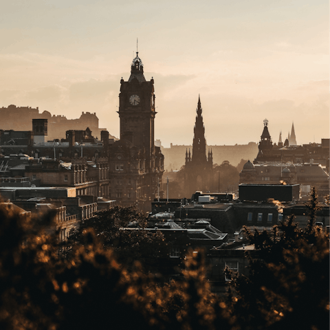 Enjoy your stay in the heart of Edinburgh, close to all the sights, shops and cafes