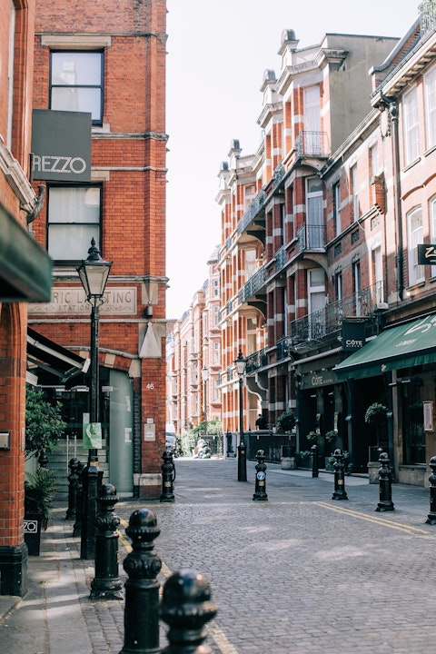 Base yourself in Chelsea, a stone's throw from King's Road