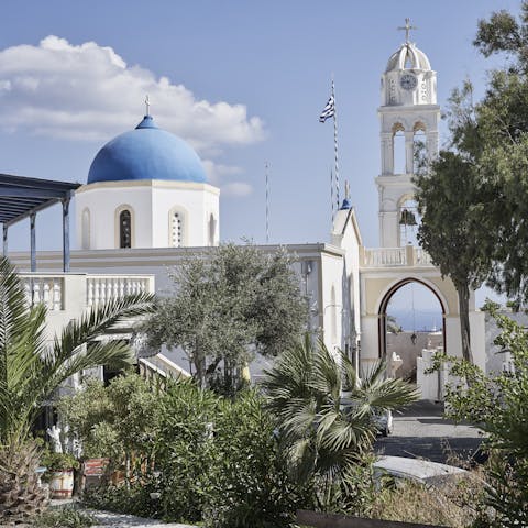 Explore Santori on the way to the local winery, only two minutes away