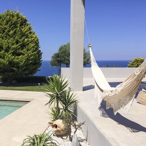 Nap in the hammock in the afternoon breeze