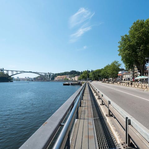 Walk along the river and be in the historic centre in ten minutes