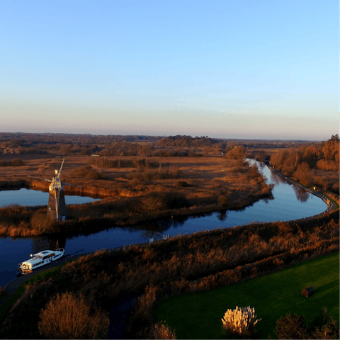 Stay in Wroxall, the capital of the Norfolk Broads