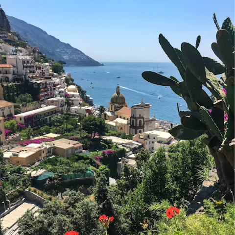 Discover colourful Positano's restaurants, a short walk away