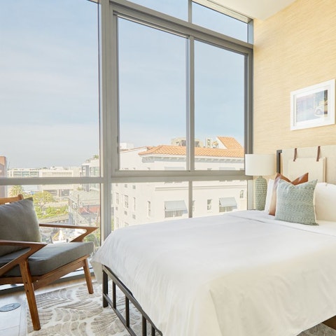 Wake up to sunny Miami views – visible from the comfort of your own bed