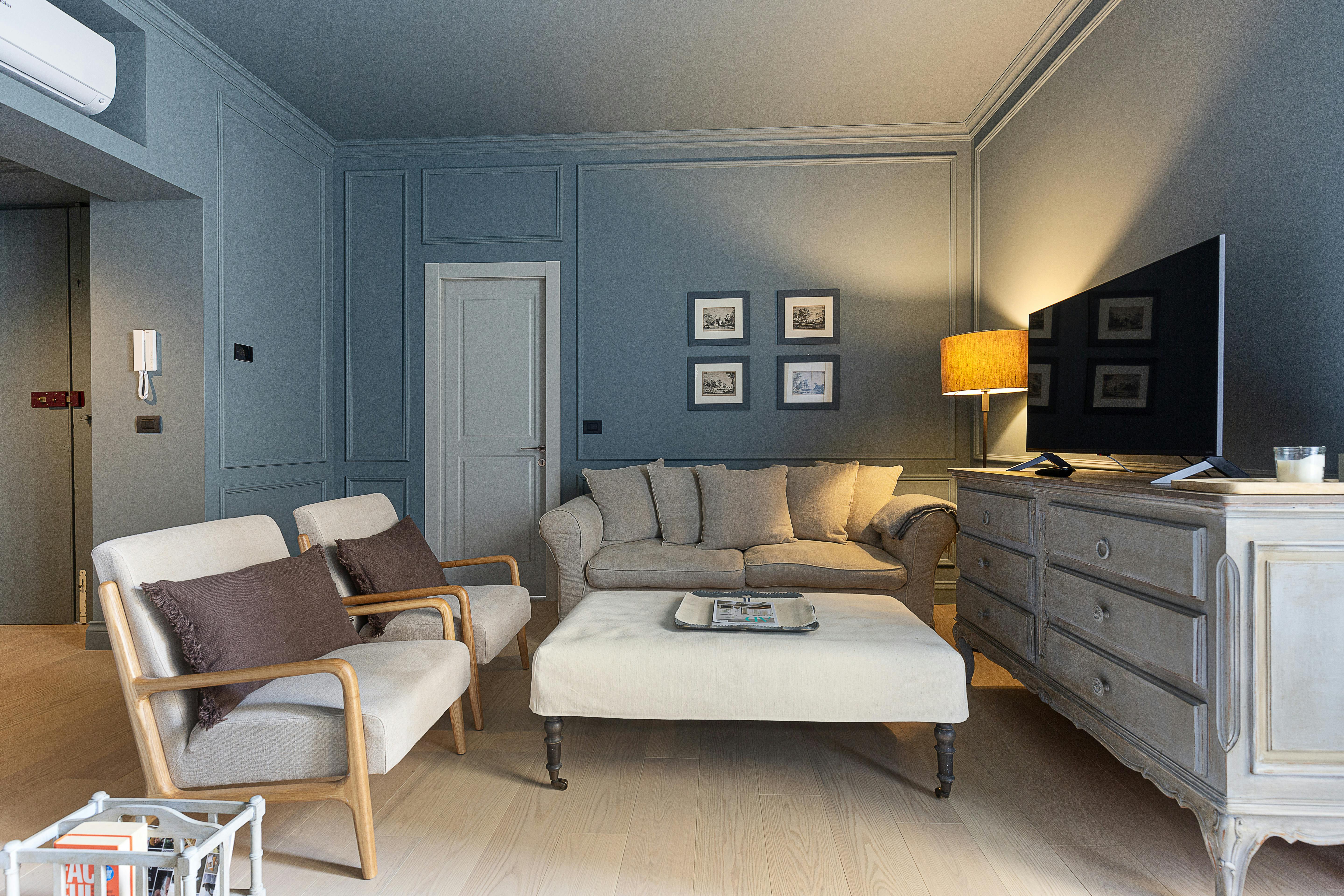 The Courtyard of Elegance