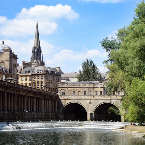 Take advantage of the excellent location and explore all Bath has to offer