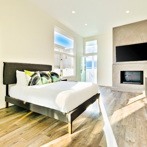 Sleep well in the immaculate master bedroom