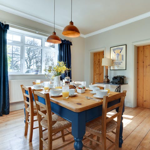 Lay the table for atmospheric meals together