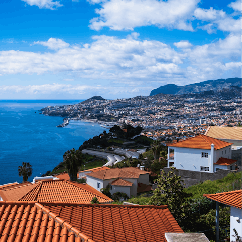Stay in the heart of Funchal, close to restaurants, museums and the marina