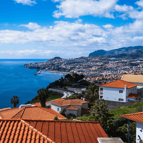 Stay in the heart of Funchal, close to restaurants, museums and the marina
