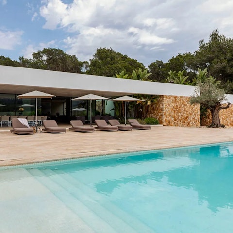 Look forward to leisurely days of swimming and sunbathing