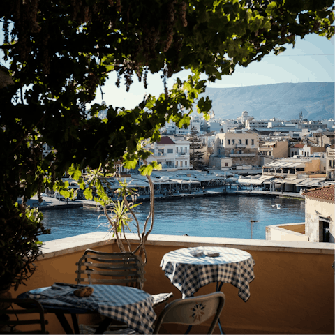 Enjoy some of Mochlos’ freshest fish, in a local waterfront taverna