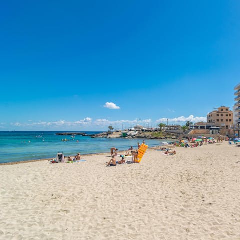Guests appreciated this home's location in a quiet area, close to the beach and restaurants.