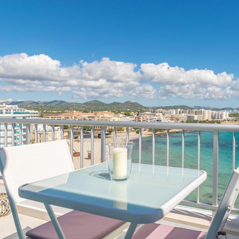 Guests loved the amazing sea and mountain views from this apartment.