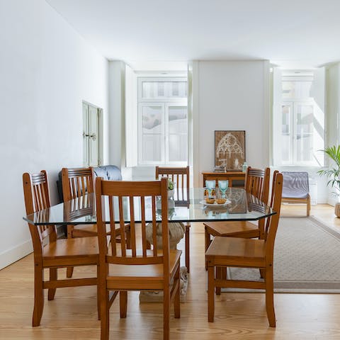 Enjoy a tosta de queijo at the dining table