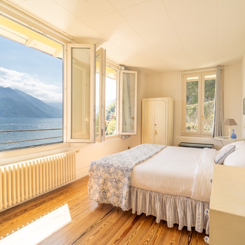 Wake up to spellbinding lake views each morning