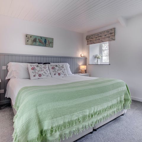 Wake up in the comfortable bedroom feeling rested and ready for another day of Cornwall adventure