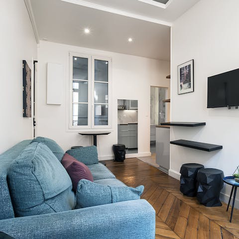 Bounce sightseeing ideas around in the open-concept living space