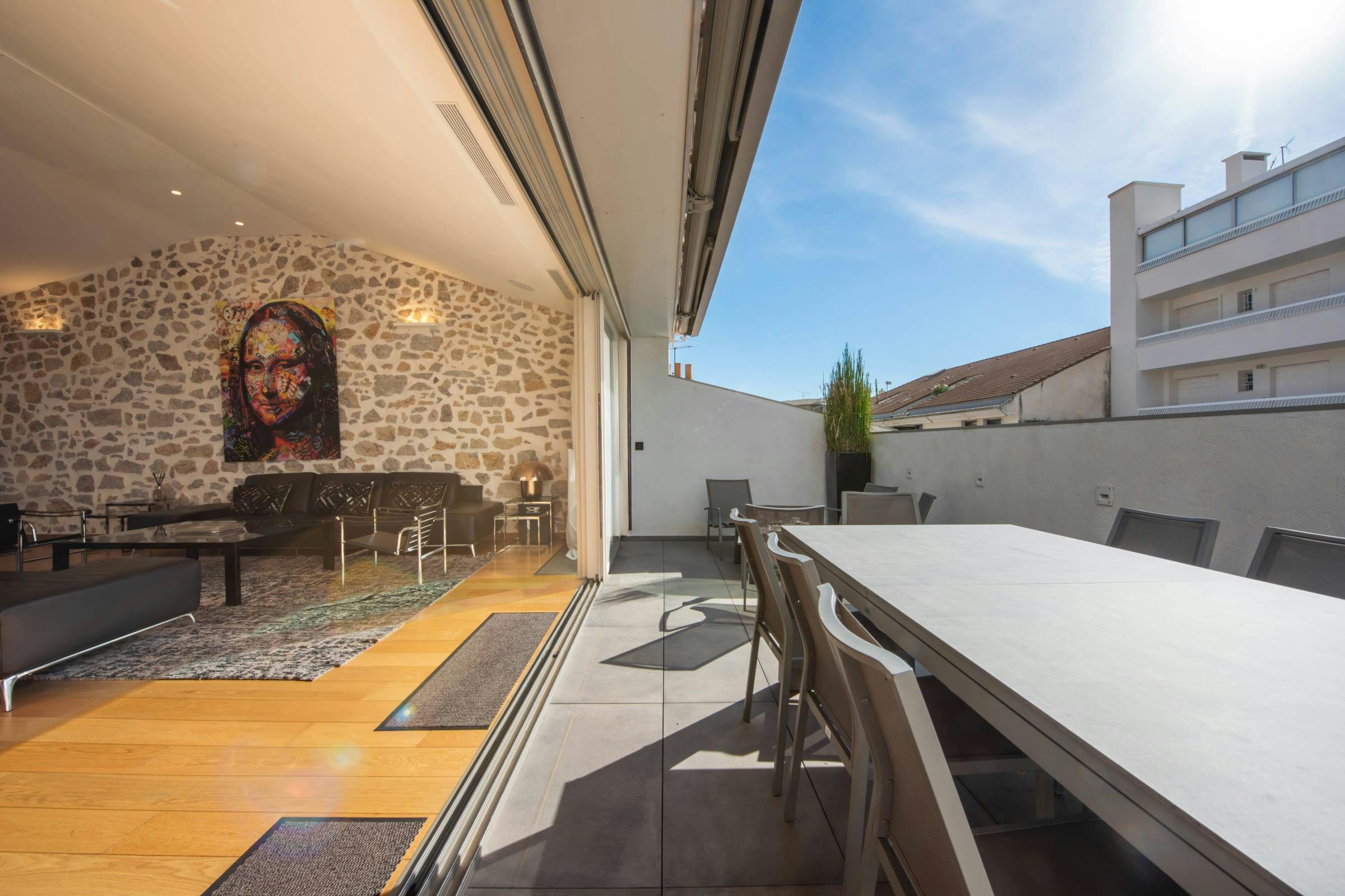 Mona's Place