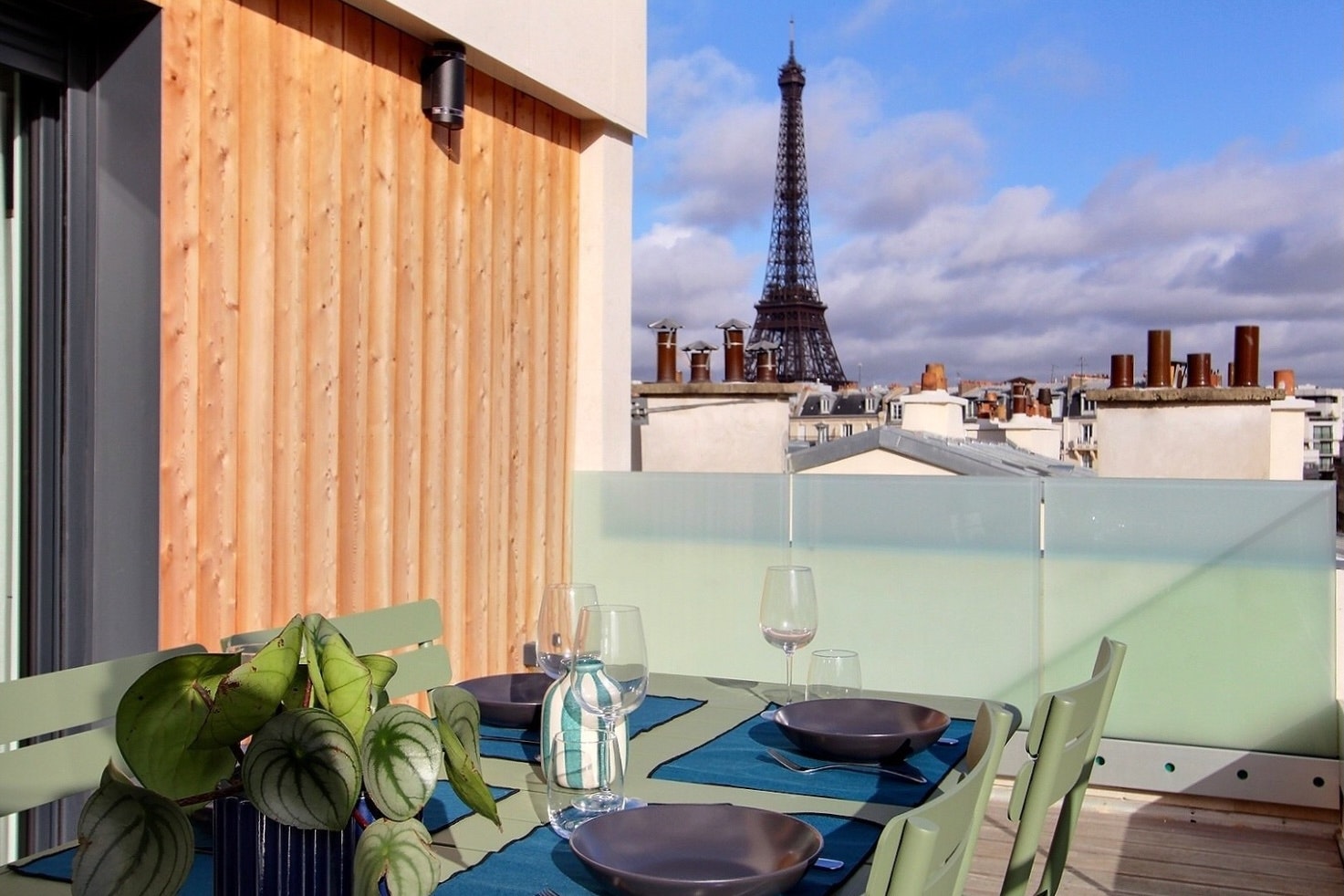 Eiffel Tower Horizon
