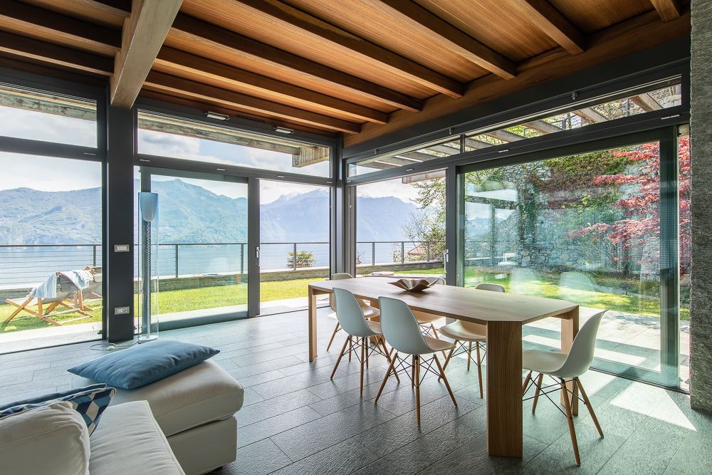 Glass & Como
