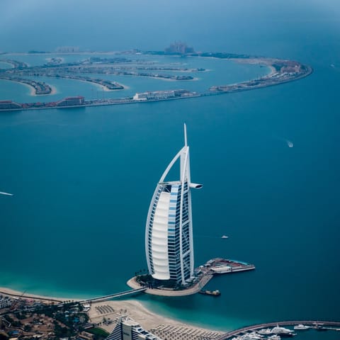 Discover all that makes Dubai special, from its opulent beach front hotels to characterful souks