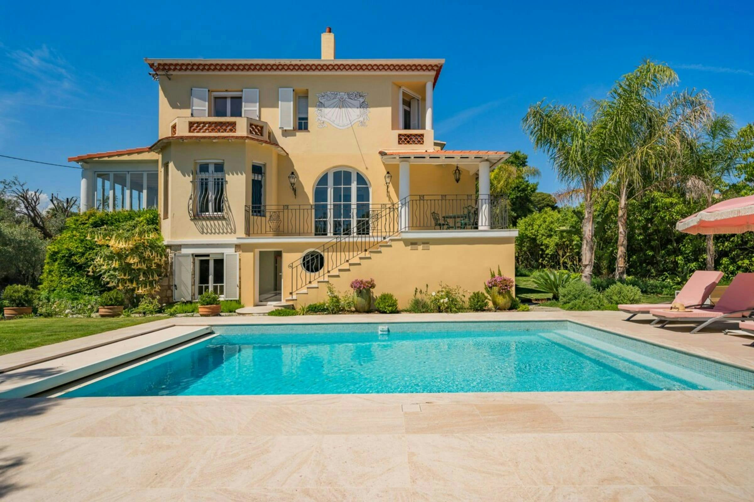 Riviera Living