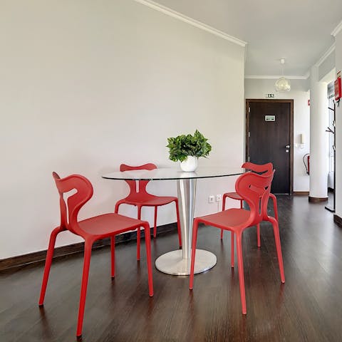 Share delicious family meals at the dining table