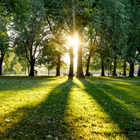 Pack a picnic and spend the afternoon in Hyde park