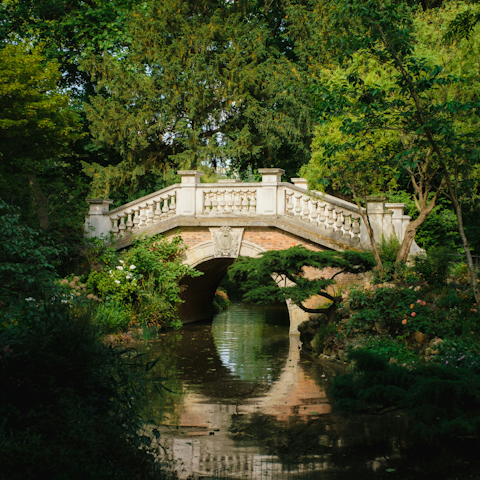 Pack a picnic and head to nearby Parc Monceau